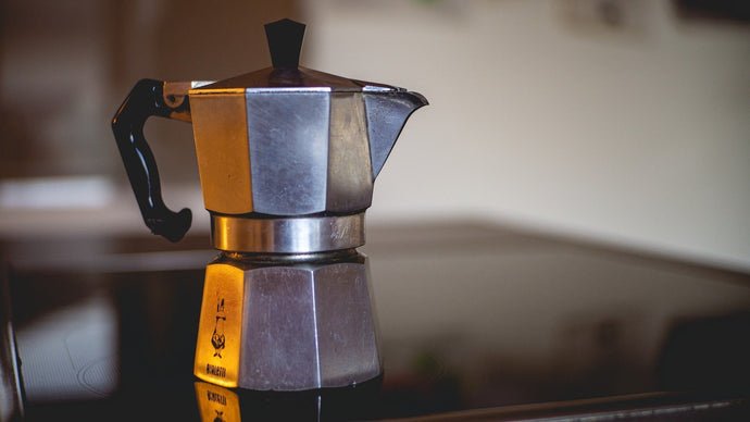 Espressokocher Anleitung: intensiver Kaffee in 4 simplen Schritten